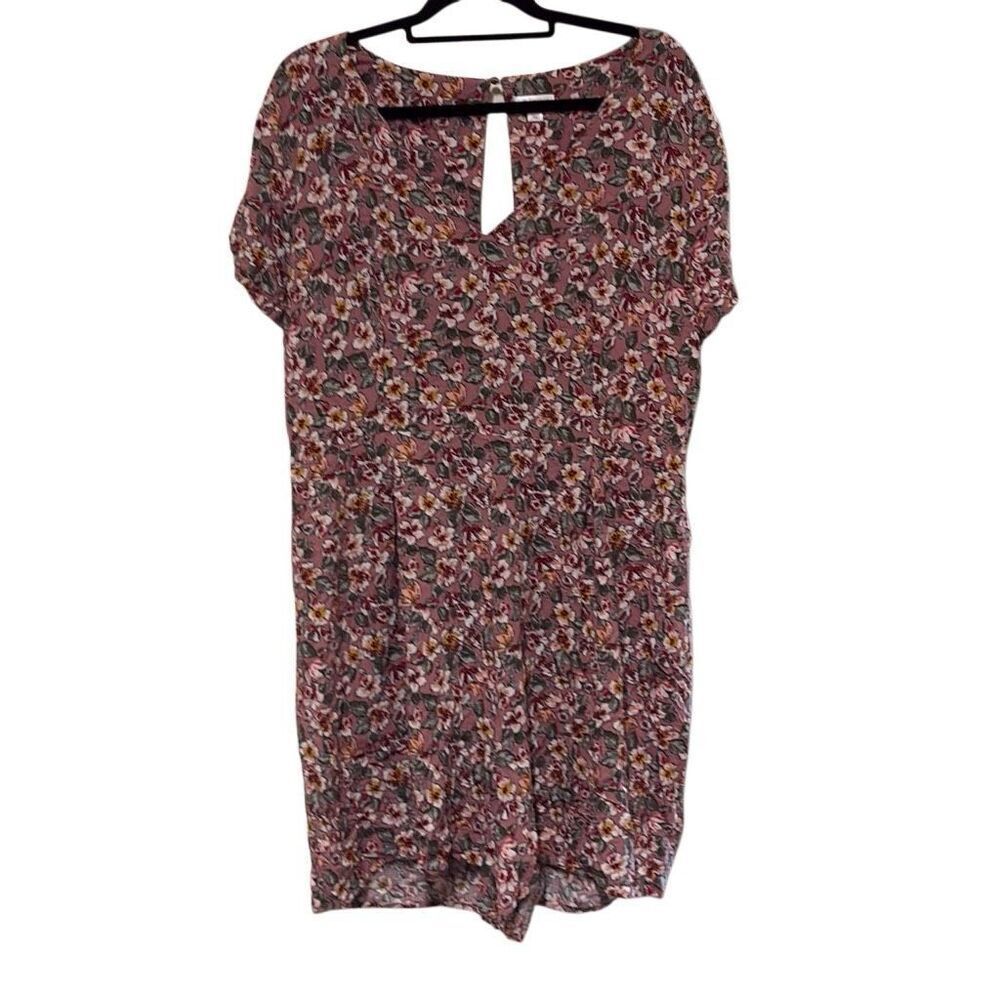 Xhiliration XXL Pink Floral V Neck Romper Keyhole Back Twist Knot Cutout Sleeves